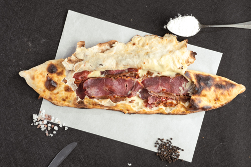 Pastırmalı Kapalı Pide