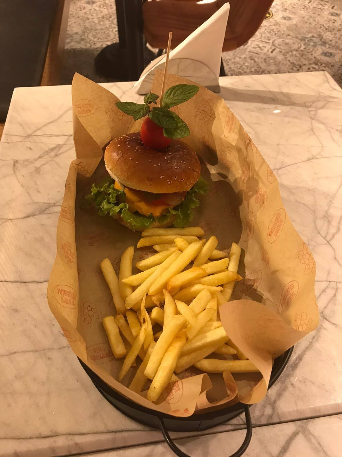 CHEESEBURGER