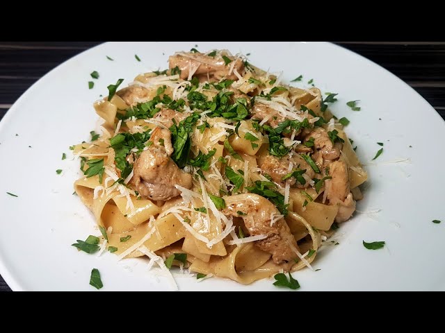 FETTUCCİNE ALFREDO TAVUKLU