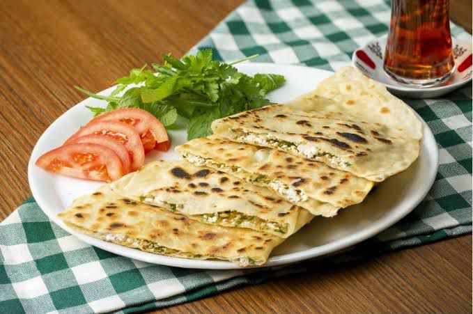 Sucuklu kaşarlı