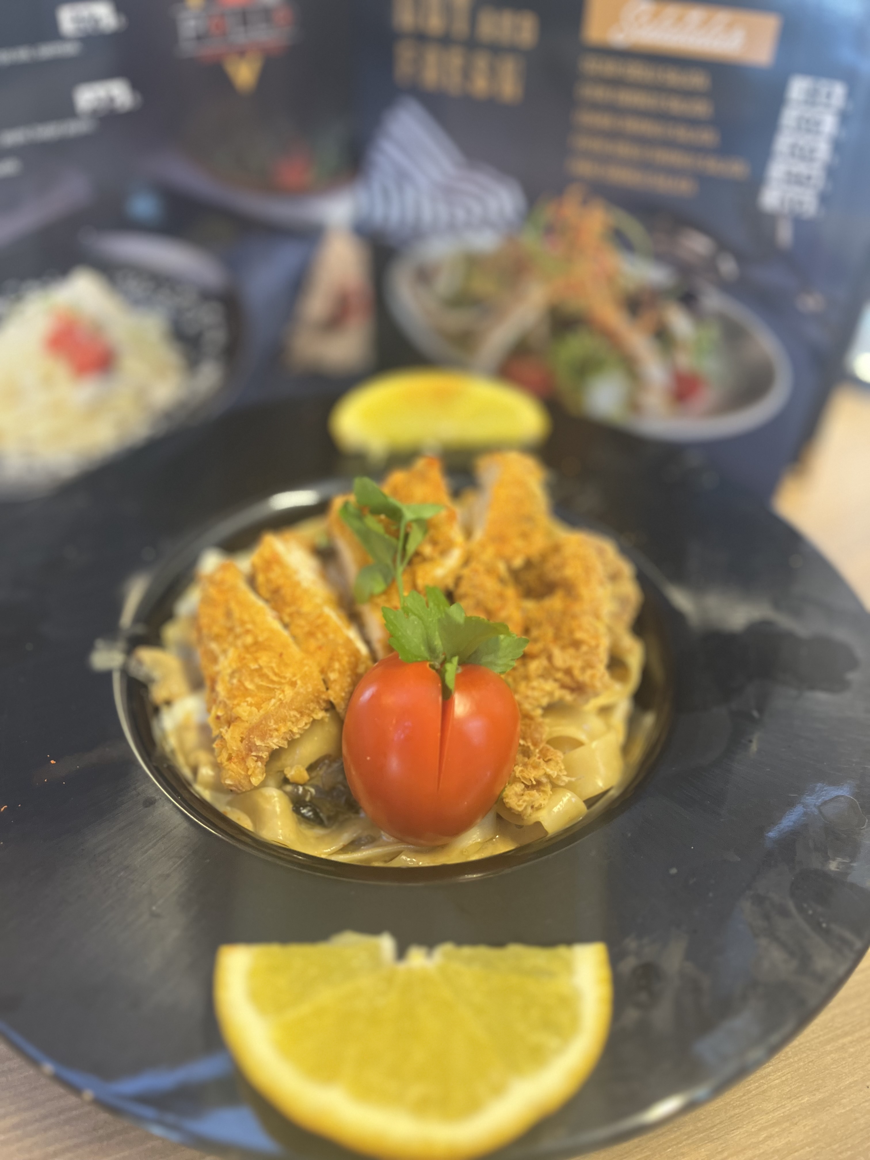 CHICKEN FETTUCCINE