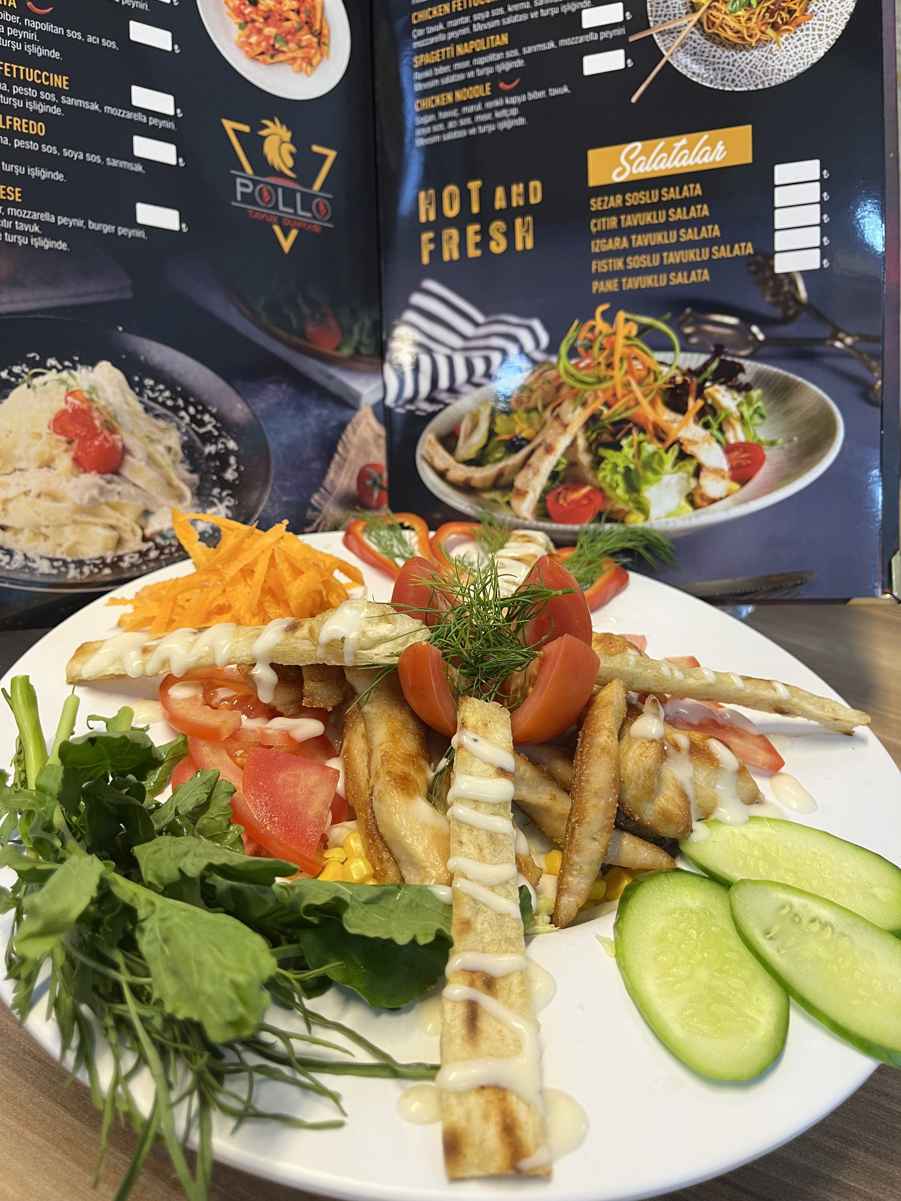 SEZAR SOSLU SALATA