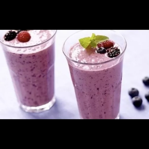 Kırmızı orman meyveli